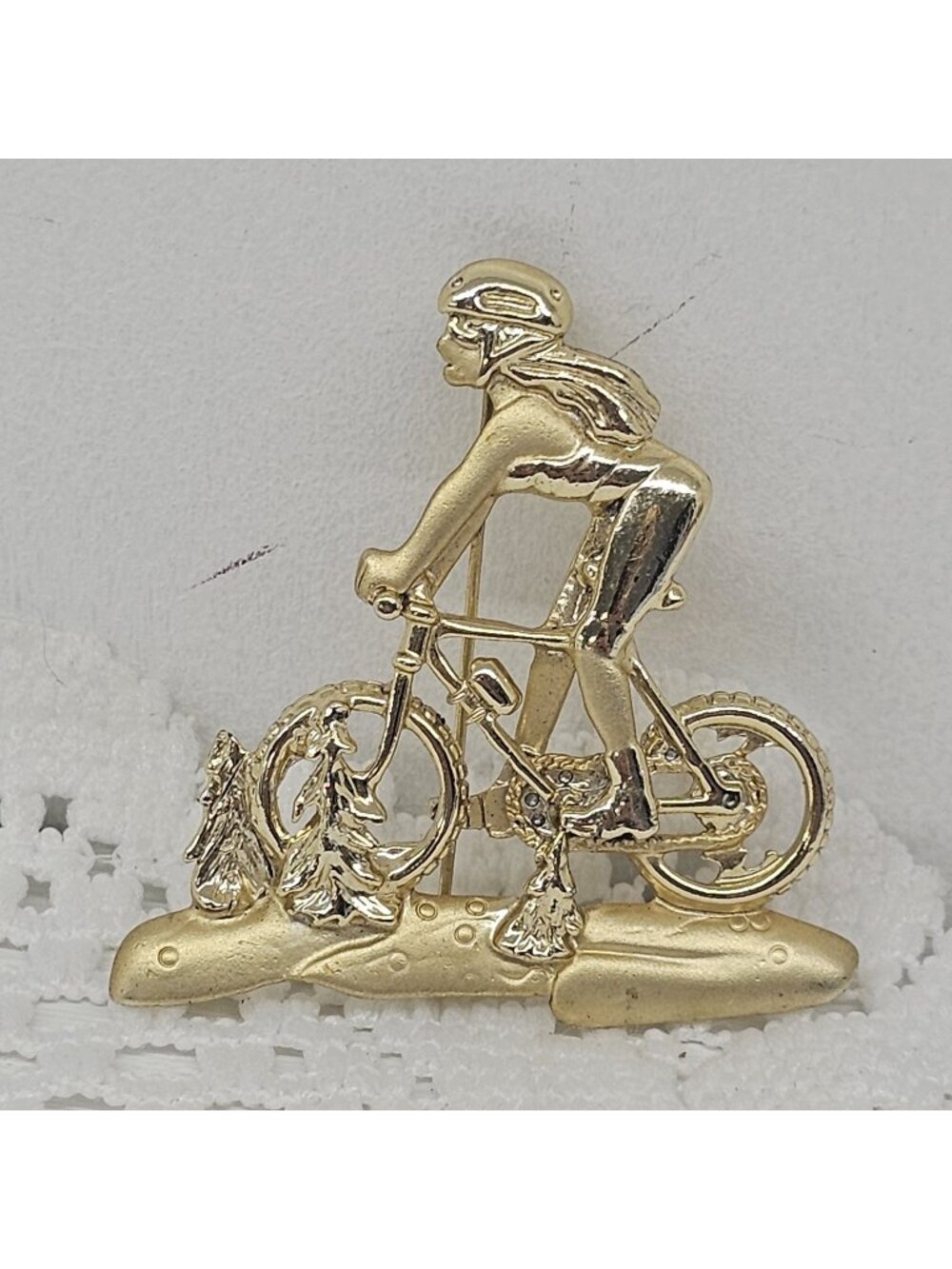 Vintage Danecraft Signed Gold Tone Mountain Biker Brooch Pin Bicycle Cyclist